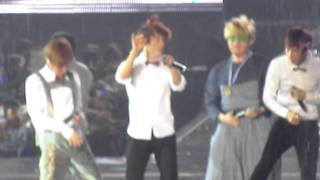 2012.2.18 Super Junior in Singapore...brief round of greetings ~~