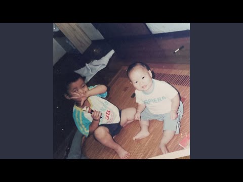 YouTube에서 그 사람 품안에서 미소를 보여줘 보기