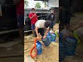 Bantu bagi2 air bersih di Aceh
