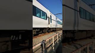E353系 211系すれ違い JR