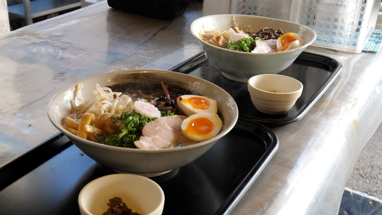 午前６時 朝ラーメン求めて客が訪れる住宅街に佇む激シブ屋台