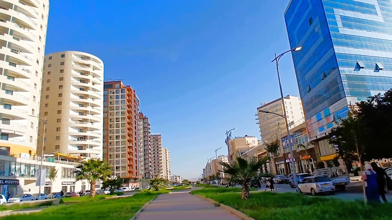 تابعو جولة رائعة مشيا عبر شارع الأسود في وهران WALKING DOWN  LIONS BOULEVARD ORAN