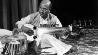 Raga manjh khamaj ( !9.05 ) +tablas & tamboura ali akbar khan - sarod
from all india radio archive live vol.3 date of recording: 3.9.1960