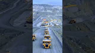 Endless Convoy 😱 100-ton dumpers rule the mine / open cast mining ⛏️. #shorts