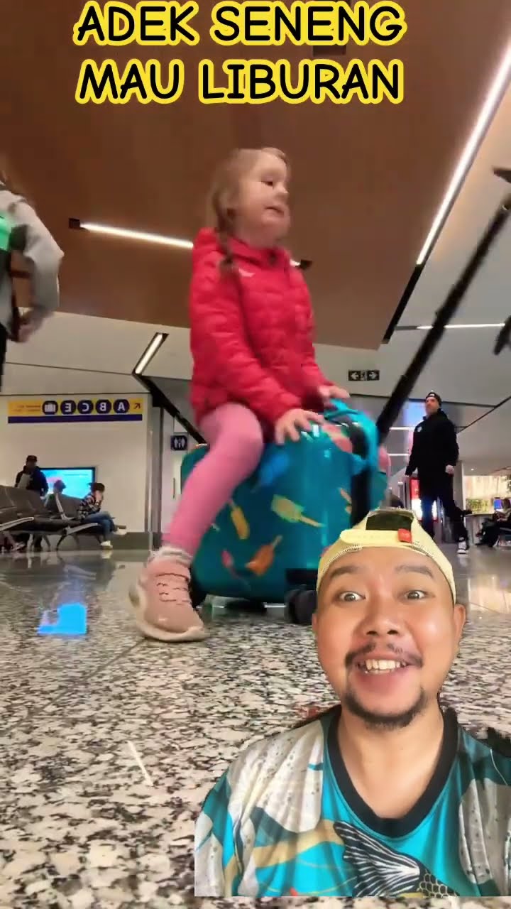 ADIK SENENG MAU LIBURAN!!!?? #airport #family #travel #toddlers #shortsfeed #funny