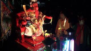 2012 0324 齊天大聖神尊準備越過民生地下道1