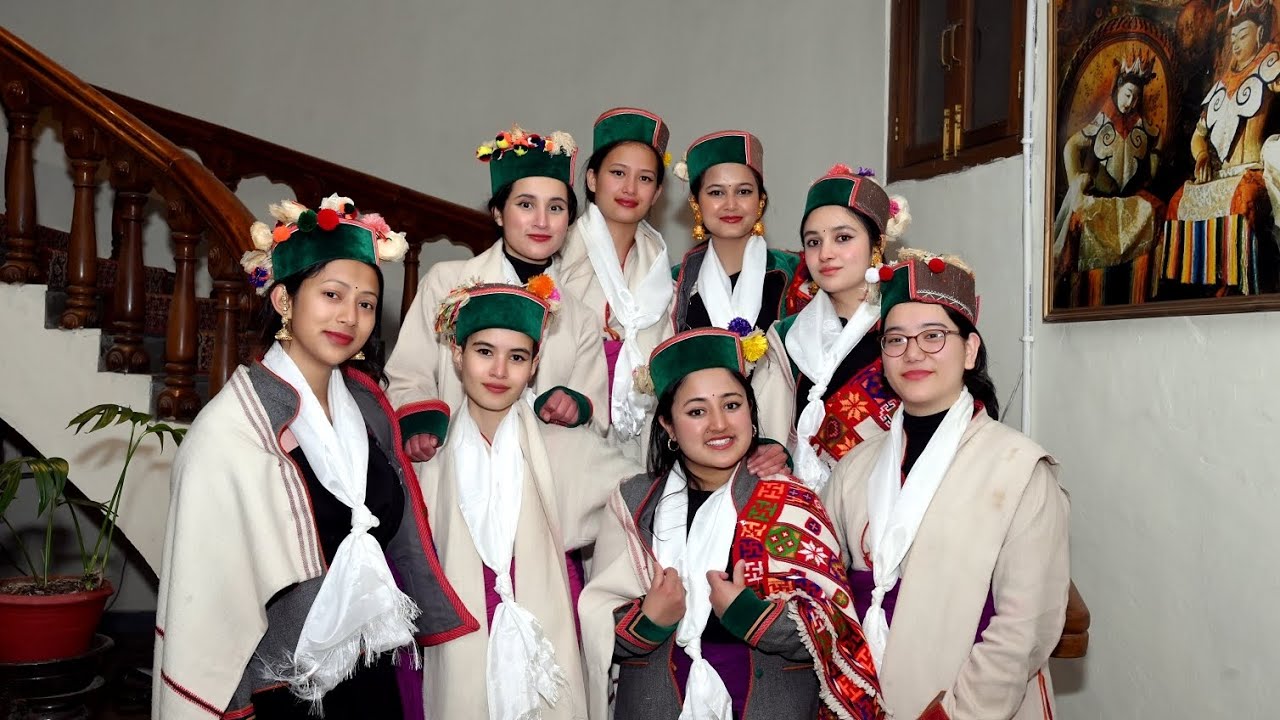 St. Bede's college girls KINNAURI  Dance performance in Toshim 2023 kinnaur welfare society shimla