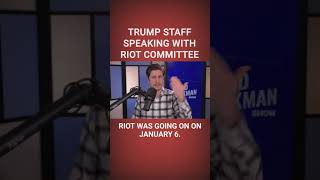 Equipe de Trump falando com o Comite de Revolta shorts