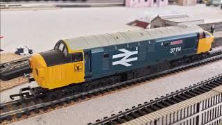 LIMA 205288A1  BR Class 37 'Dunrobin Castle' No. 37114 BR Blue Large Logo L44827