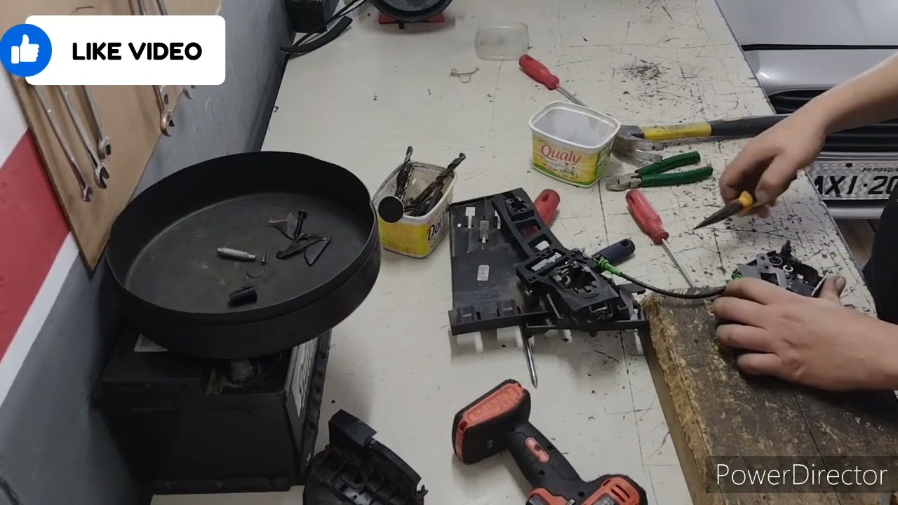 como consertar a fechadura do New Fiesta (por dentro da Autoteslla acessórios)