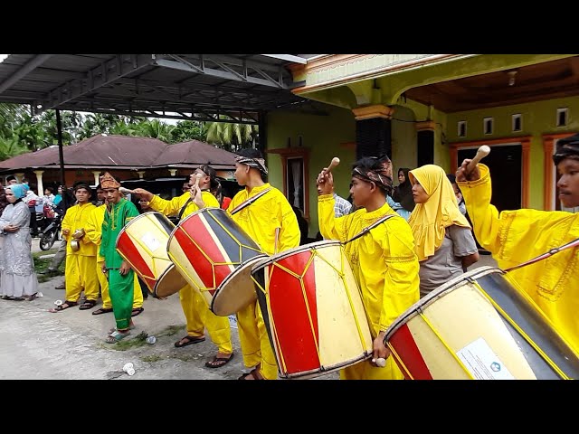 Talempong Pacik dan tambua tasa mengiringi Silek Galombang || Dhol Players | the groom's Arrival class=