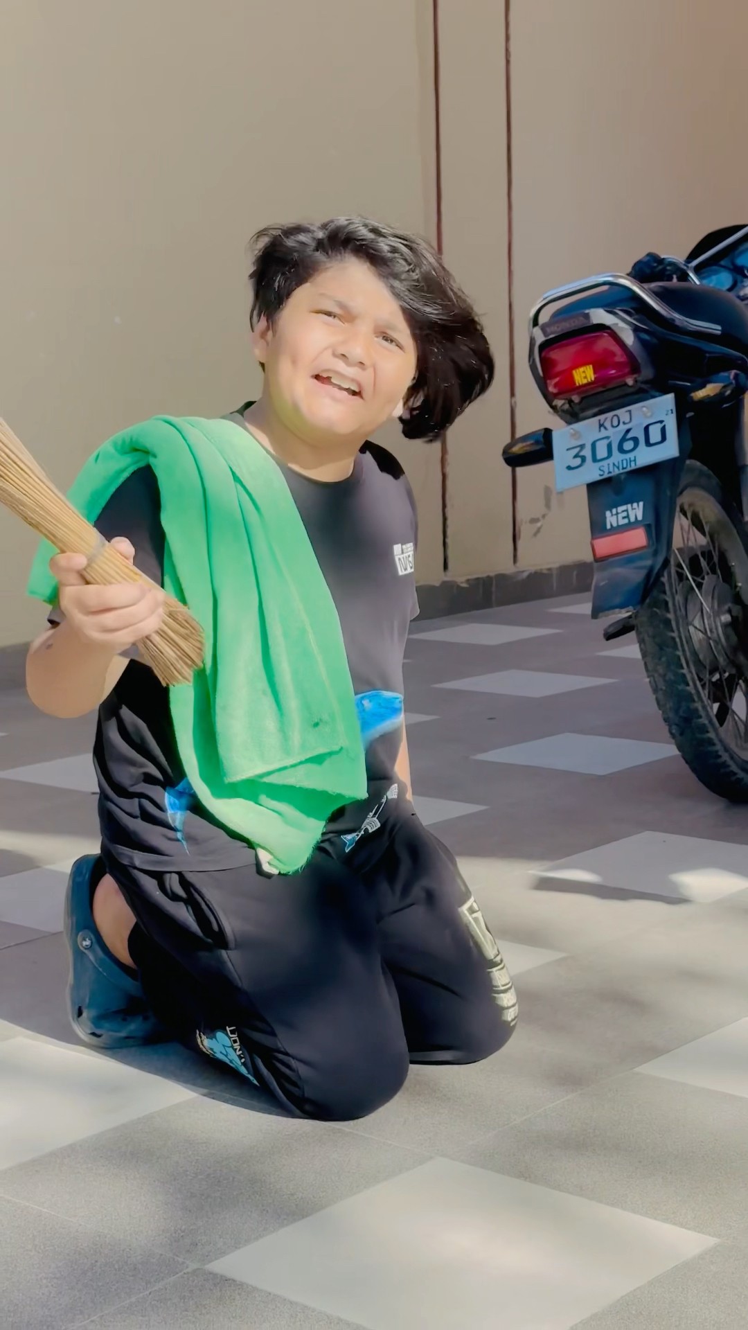 Ab ma kahi ka ni raha ?#viralvideo #funny #trending #chotaalivlogs