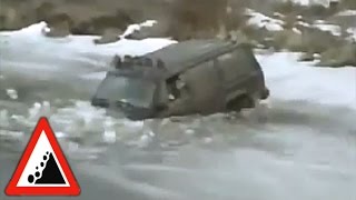 Бездорожье. Переезд по зомерзшей реке. Провалился под лед
