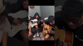 Yg namanya Puspita,pasti senyum” terus nii😆#coverlagu #gitarcover #jalaraningtresno #ilhampradana