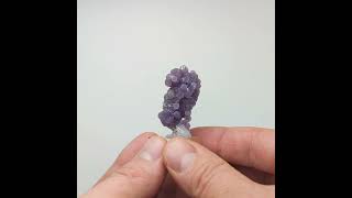 Vidéo: Calcédoine (Agate grappe) - Mamuju, Indonésie, 3,5 cm