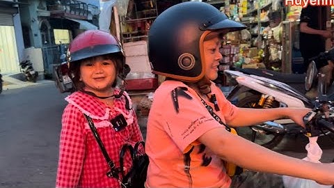 Huyền Hrê và anh Tám Xoăn bí mật đi mua bánh kem làm bất ngờ cho Bé Hạt Tiêu