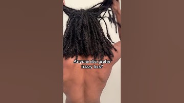 Anyone else prefer frizzy locs? 🤔🌴 #locs #locjourney #naturalhair #shorts