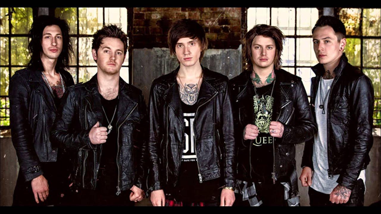 Группа asking alexandria. Denis stoff на сцене. Asking alexandria the black обложка. Обложка альбома asking alexandria the black. Asking alexandria the black альбом.