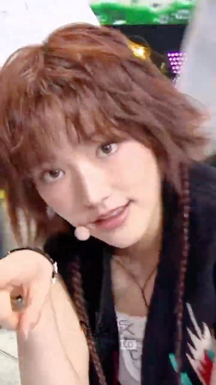 I DO ME - KiiiKiii キキ 키키 #I_DO_ME #KiiiKiii #キキ #키키 #Shorts #MusicBank | KBS WORLD TV