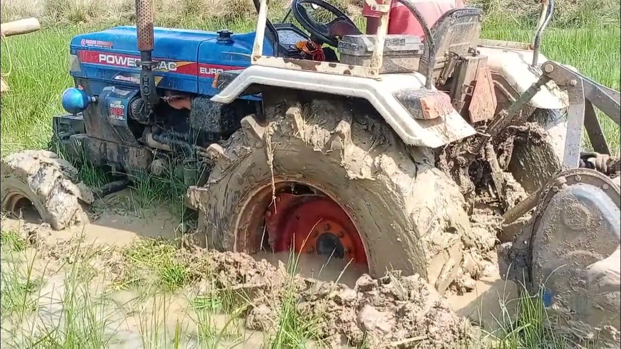 how to get stuck tractor out of mud dal dal par tractor kaise fasaye