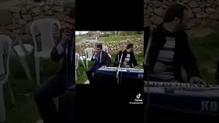 Kiz Seni̇n Derdi̇n Ne Seni̇n