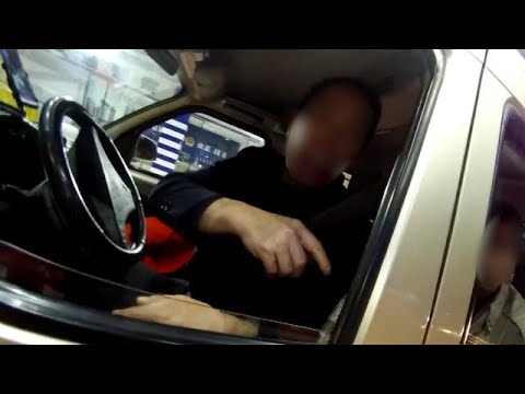 男子1万2买驾照无证驾驶被查：人家说保证上网能查到