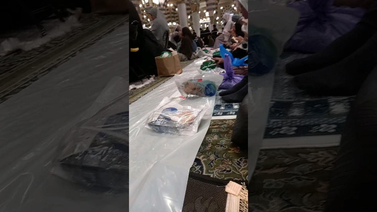 Ashoora Roza iftar at MASJID E NABAVI. #saudiarabia #madina #masjidnabawi #rozarasool