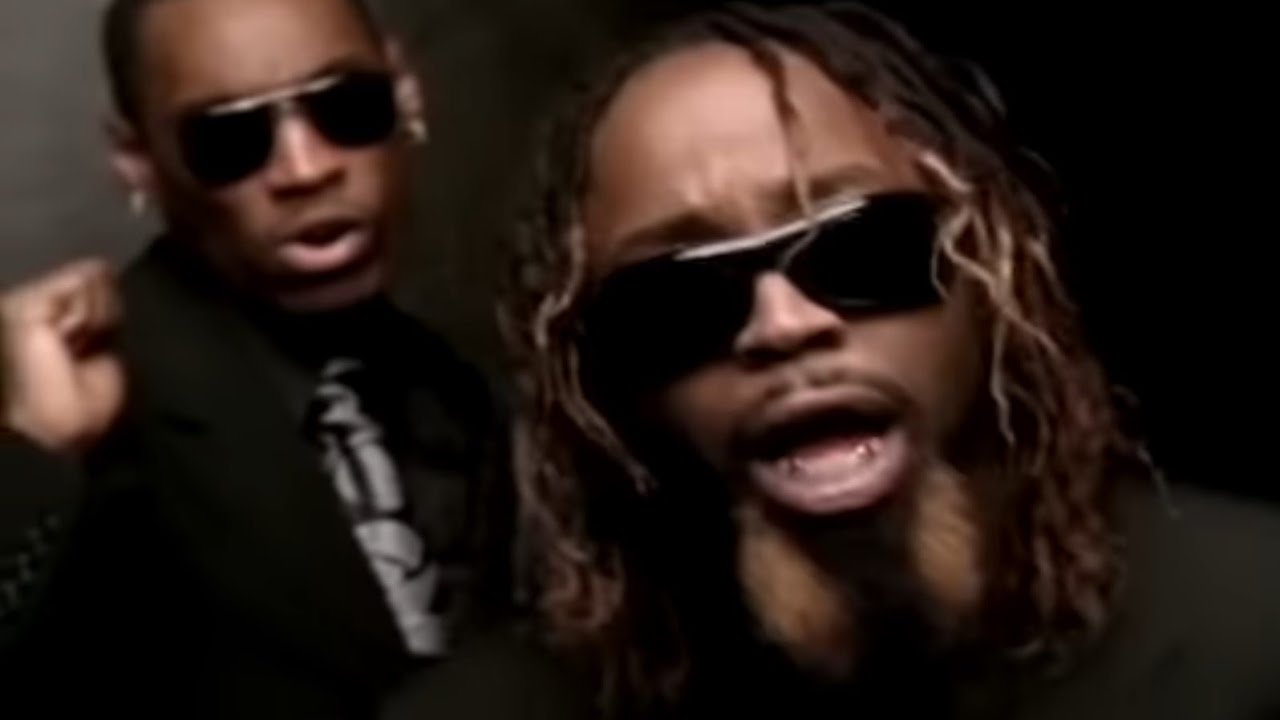 Ying Yang Twins - Wait (The Whisper Song) (Chopped And Screwed) (Official Music Video) Ying Yang Twins - Wait (The Whisper Song) (Chopped And Screwed) (Official Music Video)