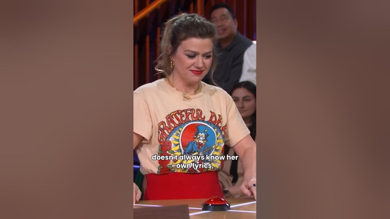 😂 Kelly doesn't know it's her song. haha. #stronger #KellyClarkson #TheKellyClarksonShow #2024 😂 Kelly doesn't know it's her song. haha. #stronger #KellyClarkson #TheKellyClarksonShow #2024
