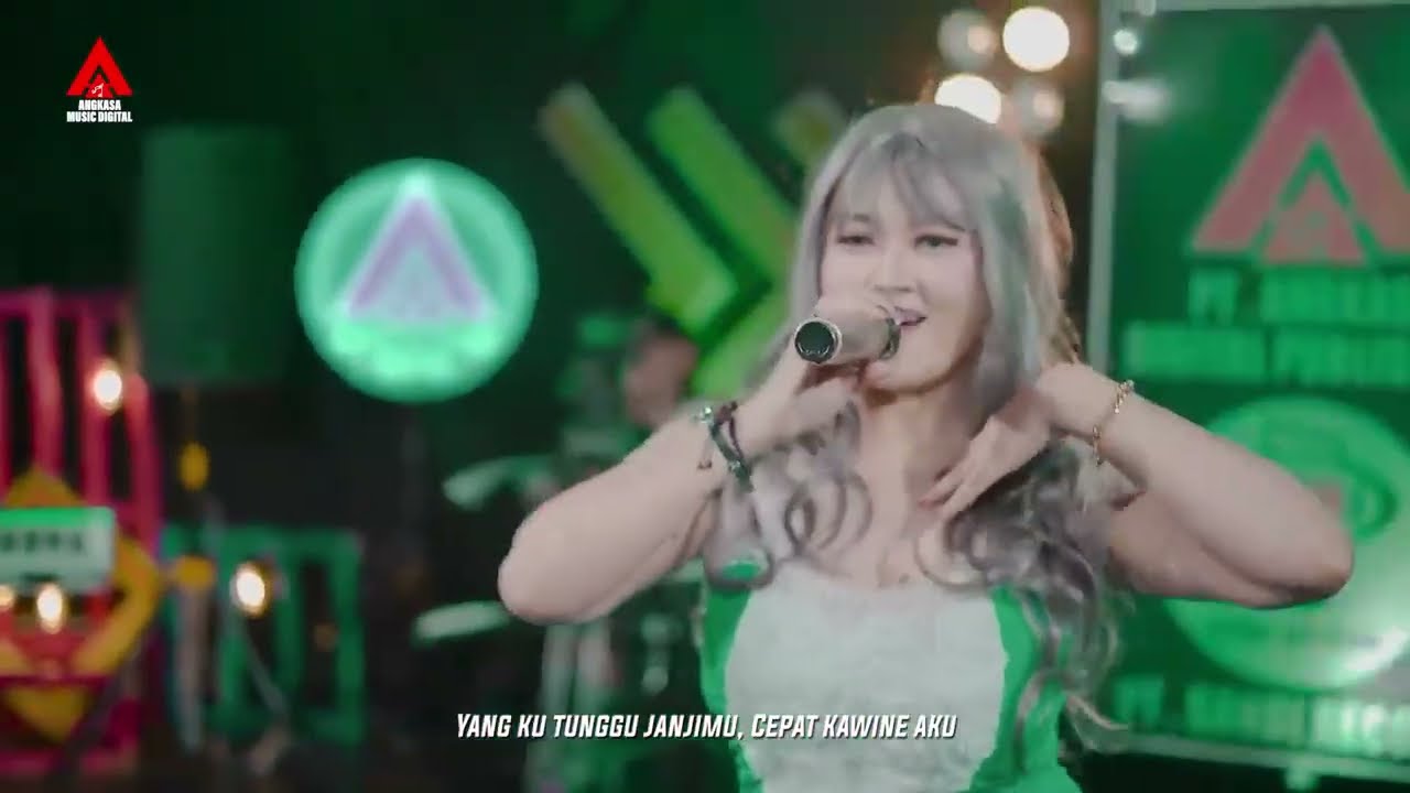 Yulia Nadiva - Susu Opo Kopi [Official Live Music Video]