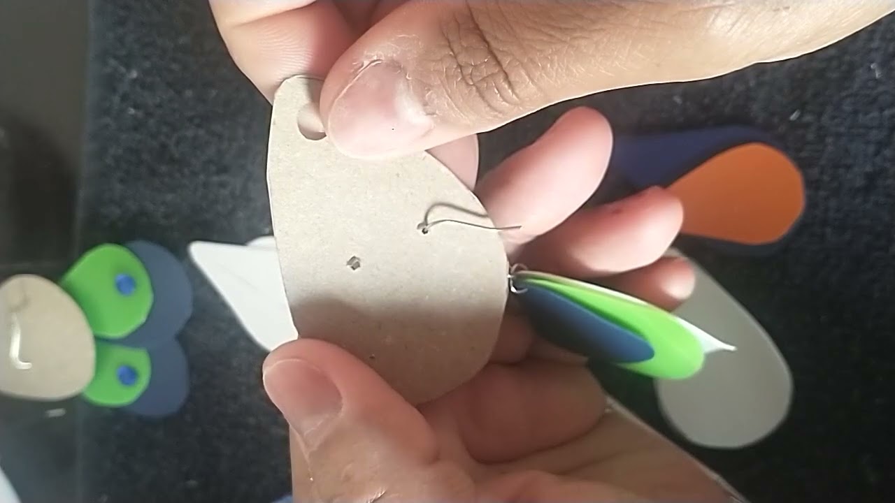 Brincos feitos com embalagem de amaciante ou shampoo (PEAD)