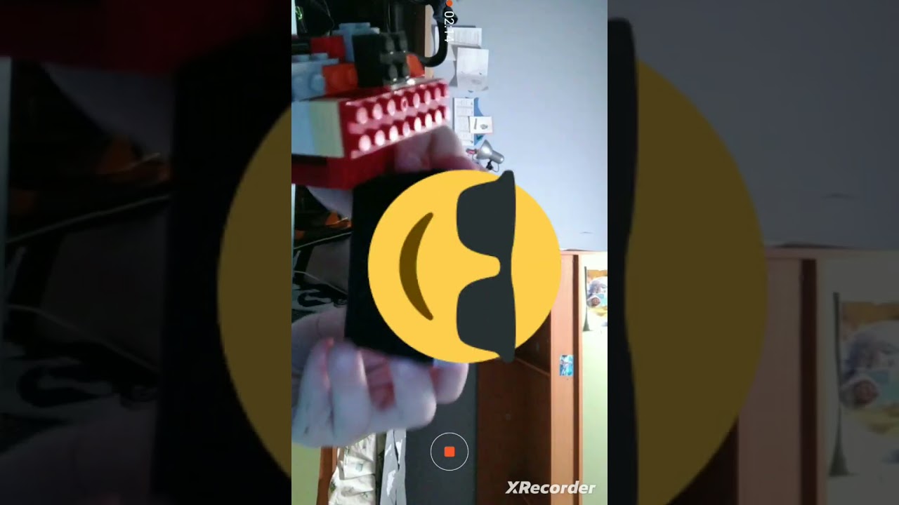 (лицо закрыто) играю в ЛЕГО