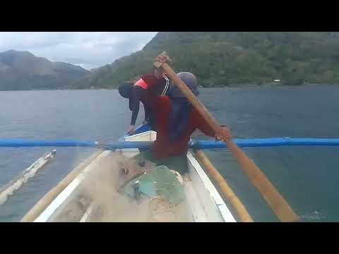Buwis buhay at pagod ang pag sisid namin sa ilalim para lang May maiuuwi kami sa aming bahay