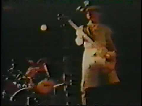 DEVO - Be Stiff - live 1980