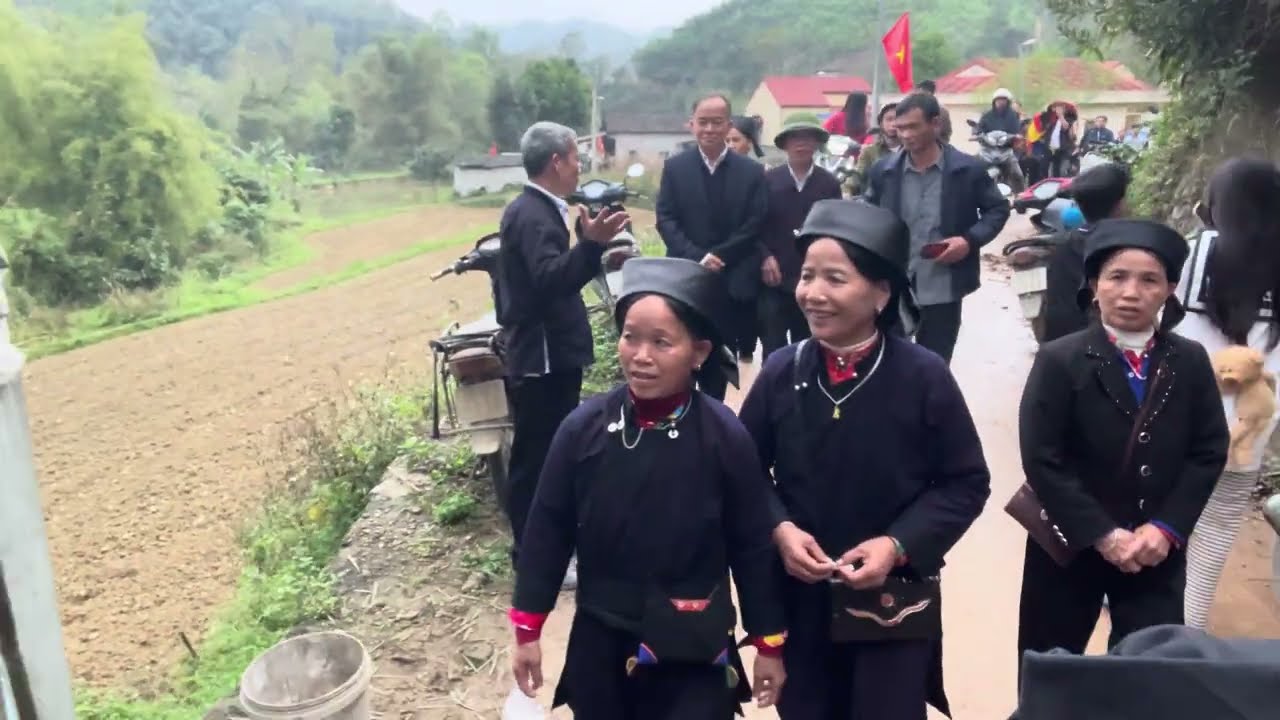 Các anh chị hát sli ngày Hội lồng tồng, hát chia tay lưu luyến quá 