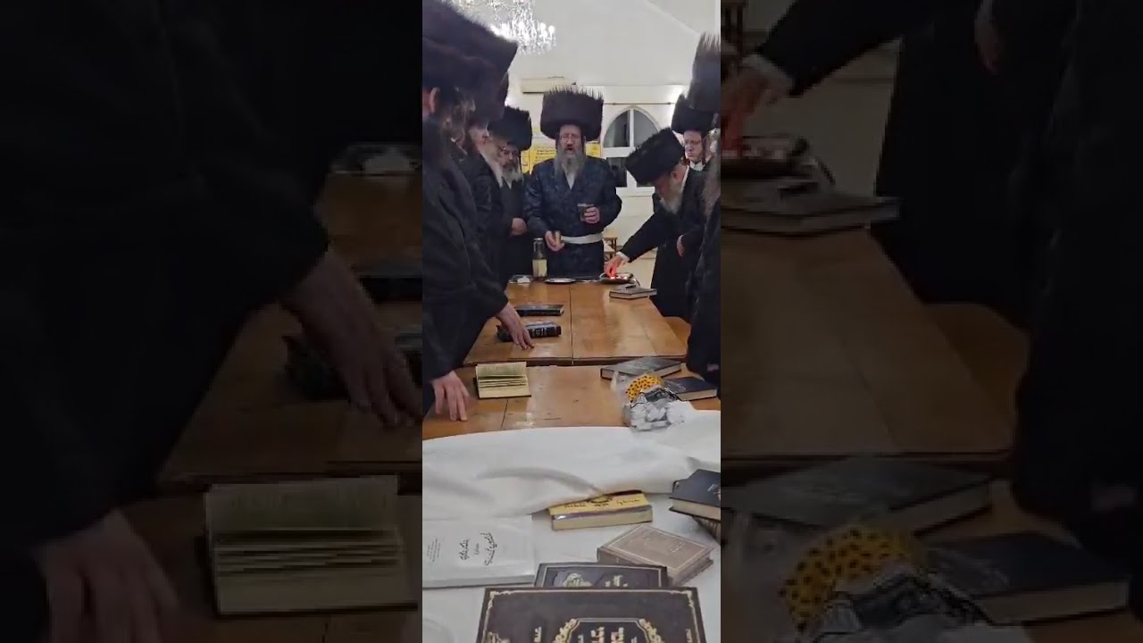 Bitchkov Rebbe Making Havdalah In Bishtene Av 5785