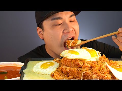 Cheesy Kimchi fried rice, Spicy oyster noodle Soup~!! Real sound Social eating mukbang