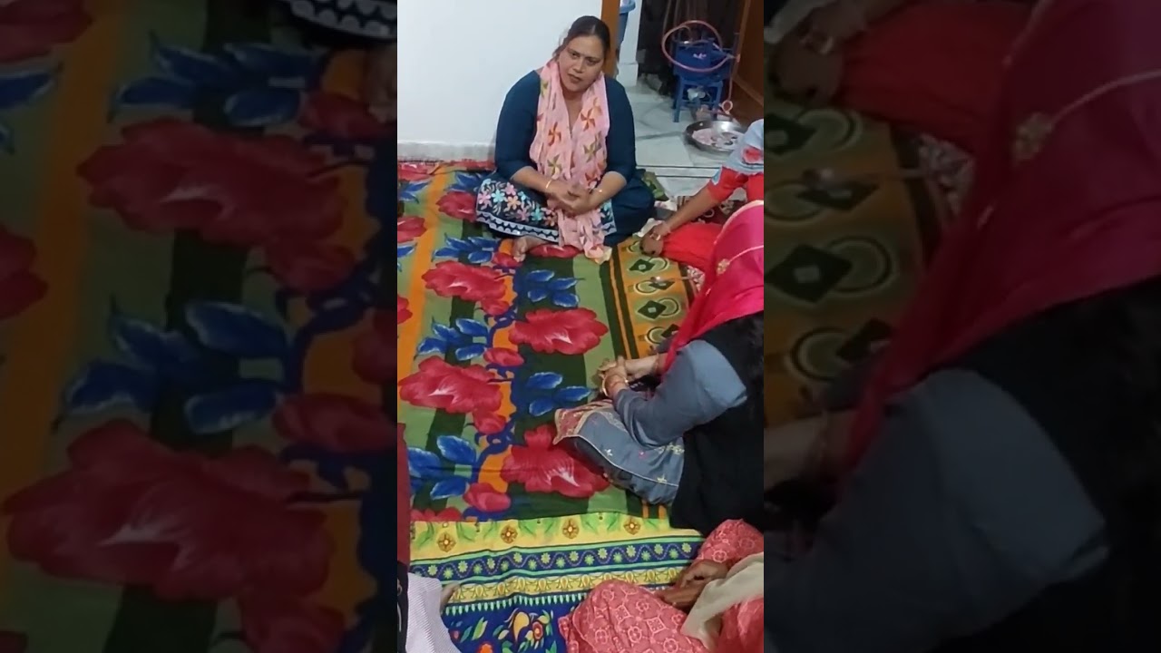 pativrita Nari ko Kabhi dusre mard ke Paon Nahin chhune chahie