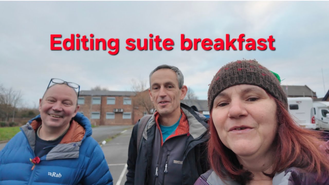 Второй день нашего автопутешествия. Заехали в Стоктон-он-Тис позавтракать.