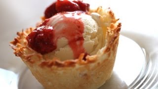 Beth's Homemade Ice Cream Baskets with Strawberry Sauce | ENTERTAINING WITH BETH