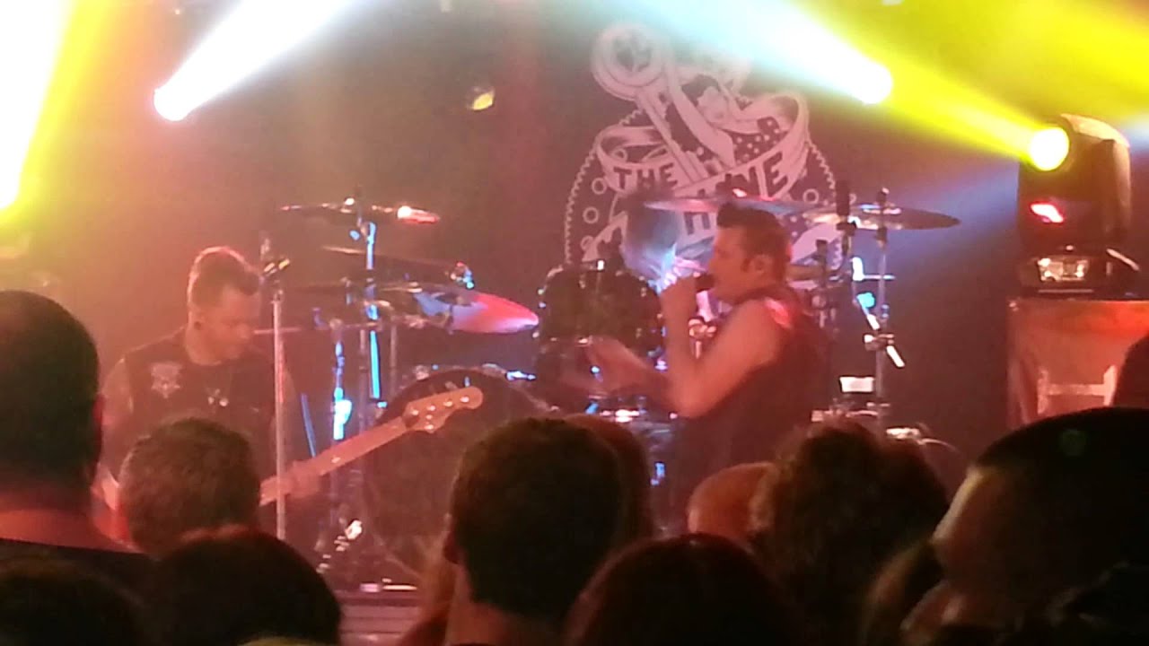 Hinder 3/17/15 the machine shop flint mi YouTube