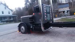 Peterbilt 379 day cab roiling some coal(2)