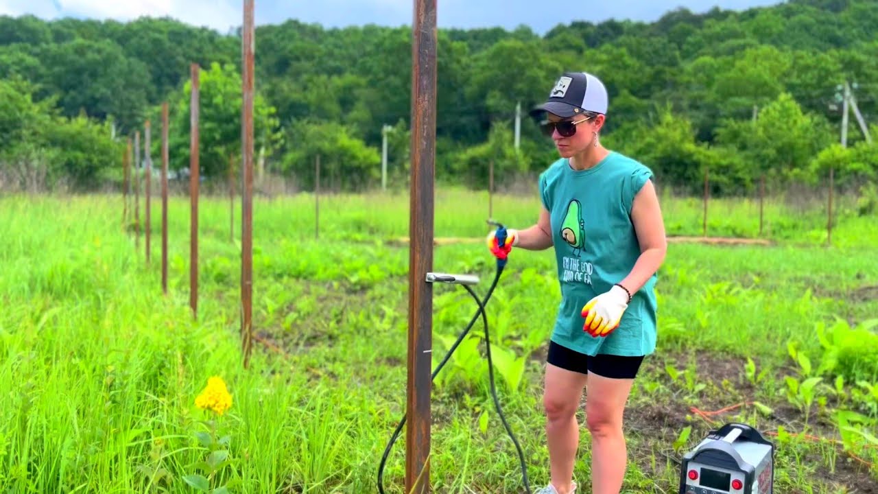 СТРОИМ с женой ДОМ и ДЕЛАЕМ ЗАБОР - YouTube