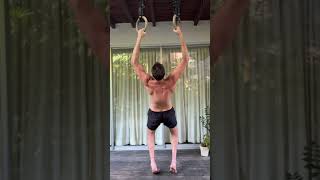 Man Unfolds Scoliosis And Fixes Posture With False Grip Hang