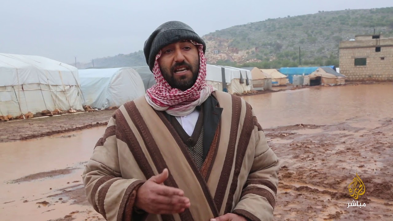 منخفض جوي يغرق مخيم كفر عروق للنازحين السوريين بريف ادلب . علاء اليوسف