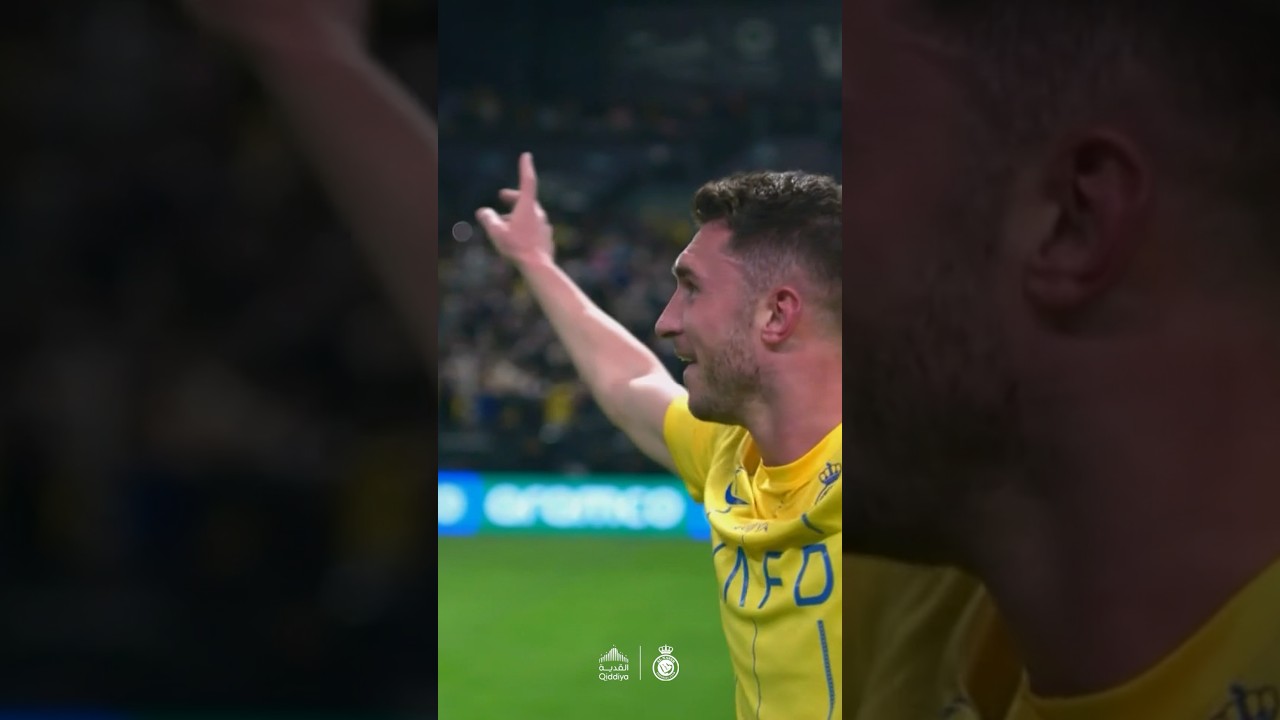 A 70-meter goal from Laporte 🤯