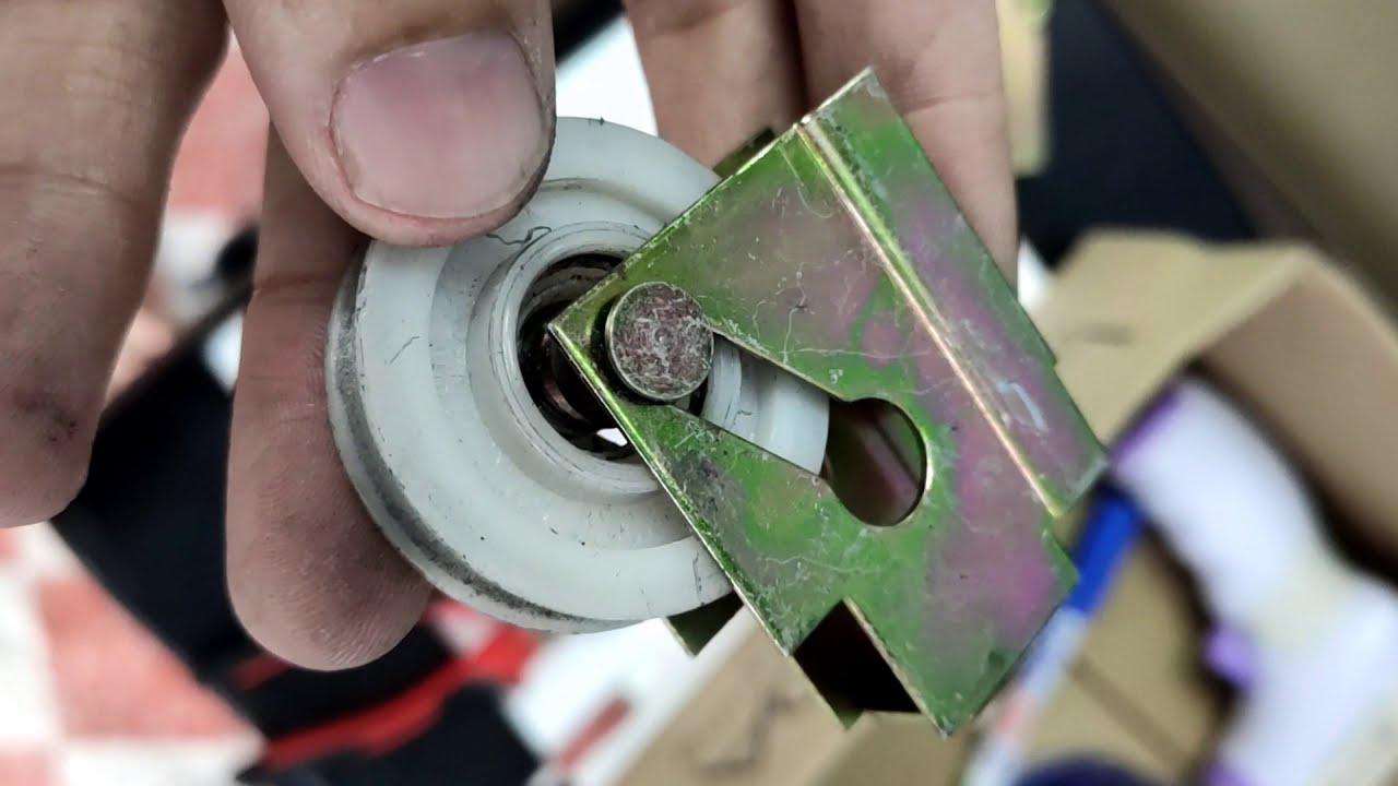 cara tukar ganti roda  pintu  sliding door yang rosak 