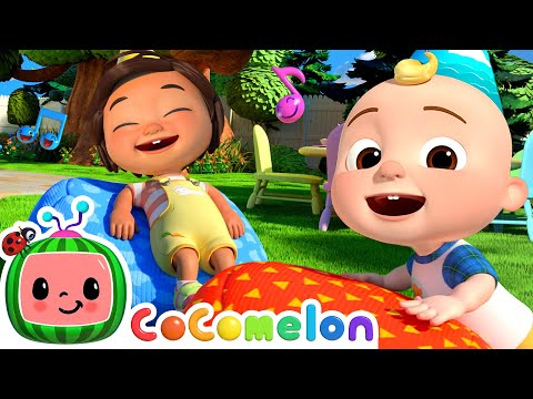 Musical Chairs Canción en Español! Learn Español con CoComelon Nursery Rhymes