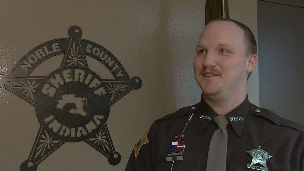 Noble County Deputy saves woman’s life with Heimlich maneuver YouTube
