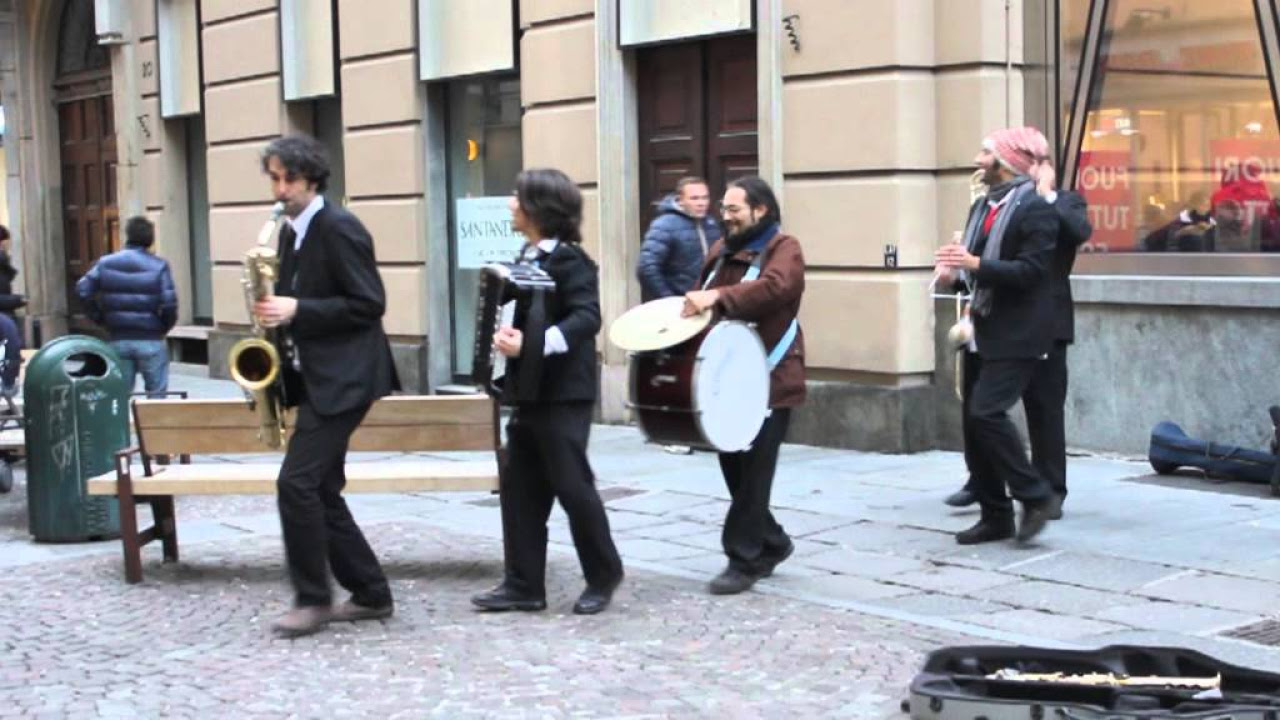 Street music in Torino Italy